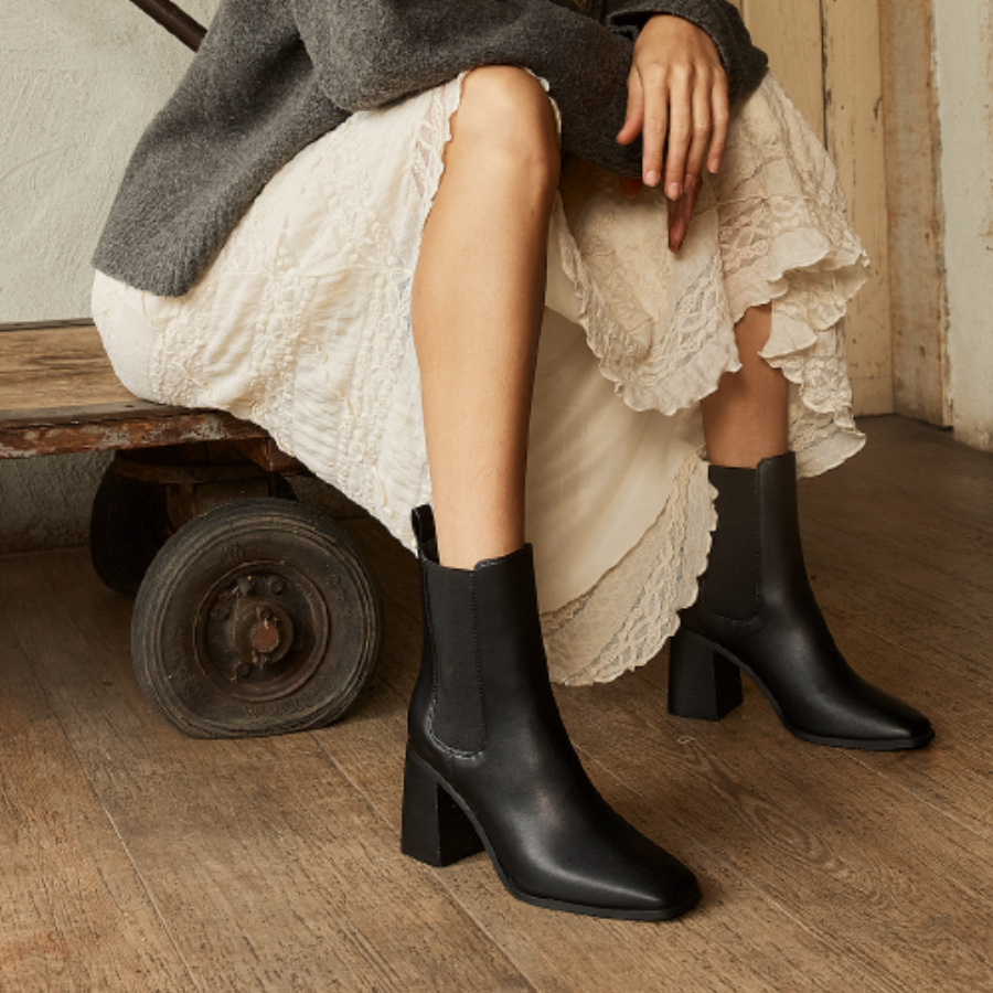 Link Chelsea Ankle Boots - Black Smooth